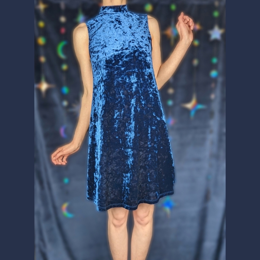 ModCloth Blue Velvet Mock Neck Sleeveless Shift Dress